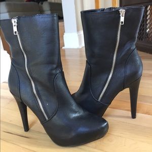 ALDO SIDE ZIP BLACK LEATHER BOOTIES